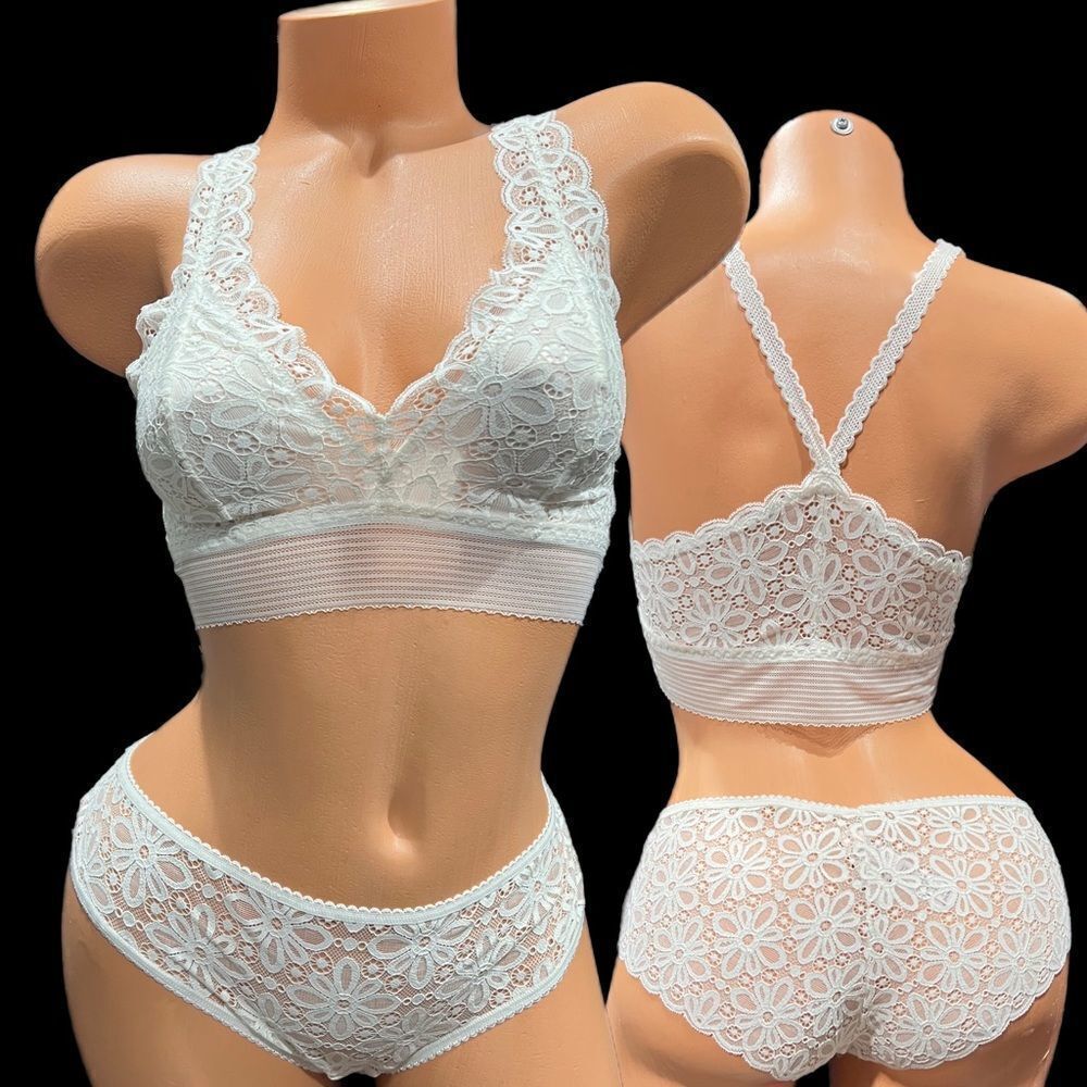 Victorias Secret set Daisy Lace Lightly padded bralette & Cheeky panty off white